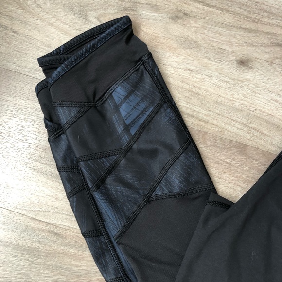 Lululemon Crops Size 4 - Picture 2 of 9